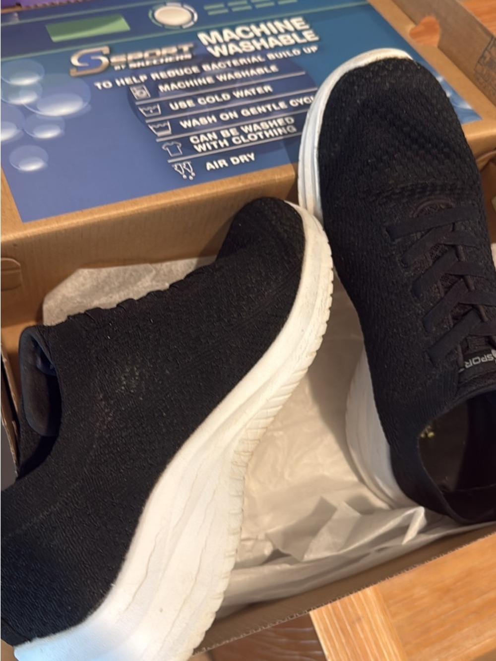 Black Knit Lightweight Sneakers - Skechers